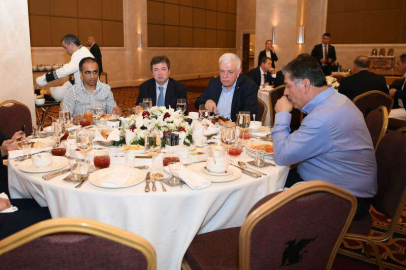 Ali Ay ve Ali Ademoğlu Demirören'in iftarına katıldı